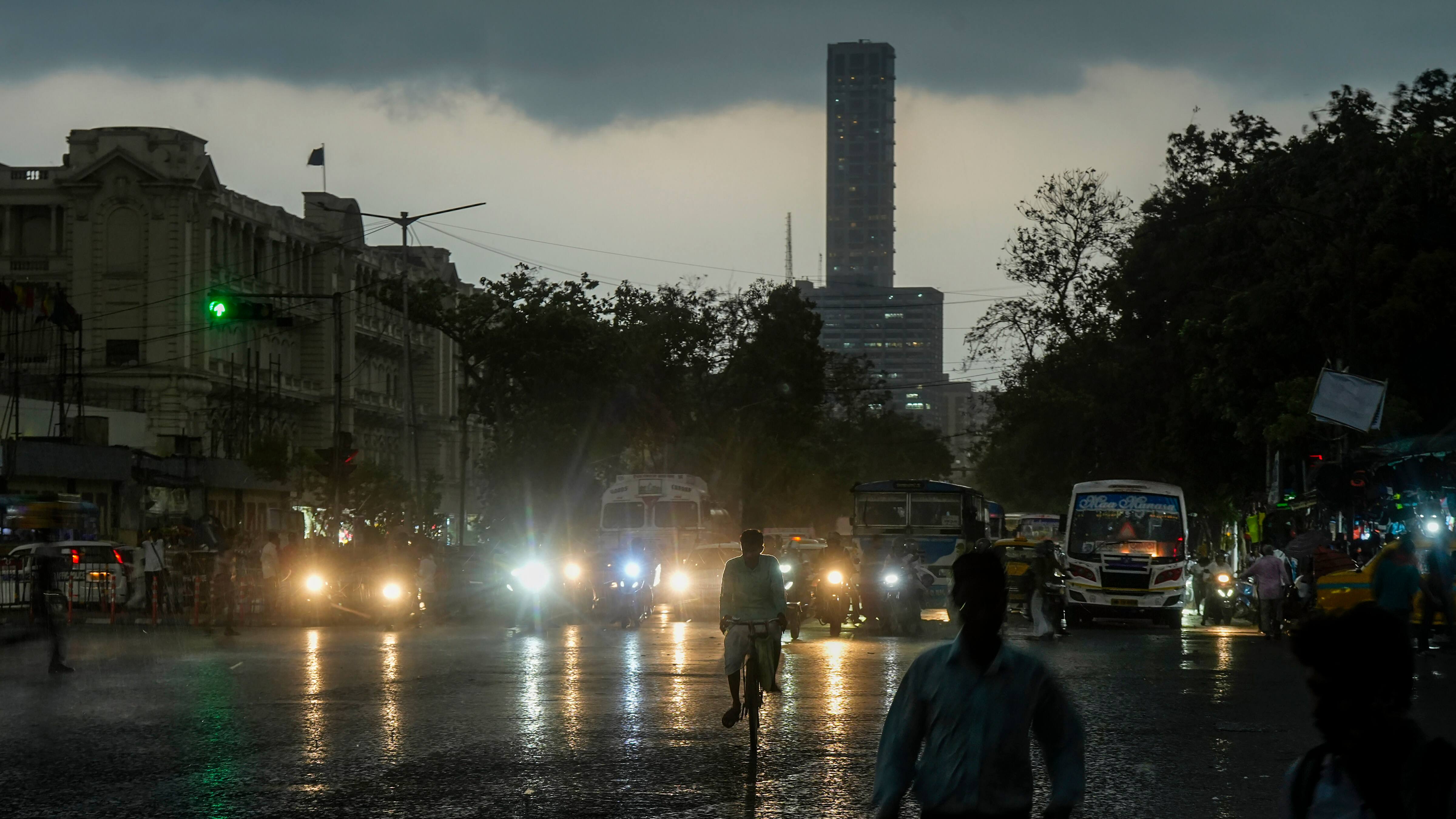 lightning strikes Fourteen killed in West Bengal