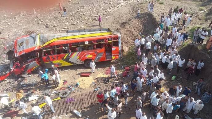 Big accident in Khargone bus fell into river and Many people died on the spot 