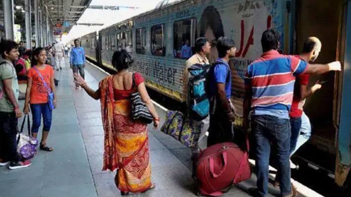 Indian Railway venad express News  train  reverse cheriyanad railway station 