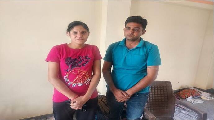 lady officer arrested by ACB
