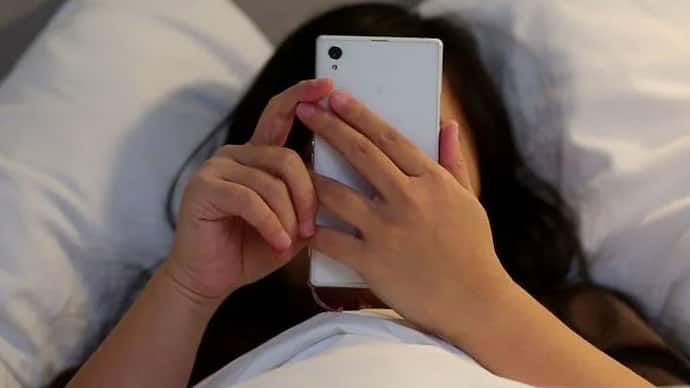 woman using smart phone