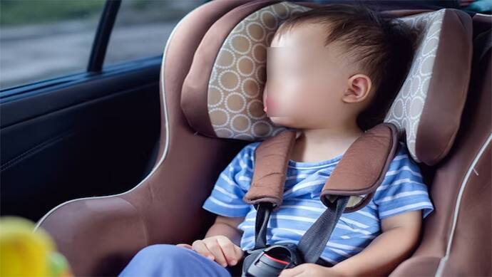1 year old baby inside car