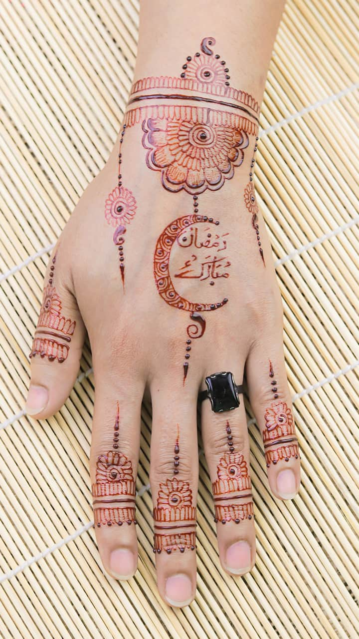 Ramadan 2021 Latest Mehendi Designs: Beautiful Arabic, Rajasthani, Indian,  Full-Hand and Finger Mehndi Patterns You Can Try During Ramzan | 🙏🏻  LatestLY