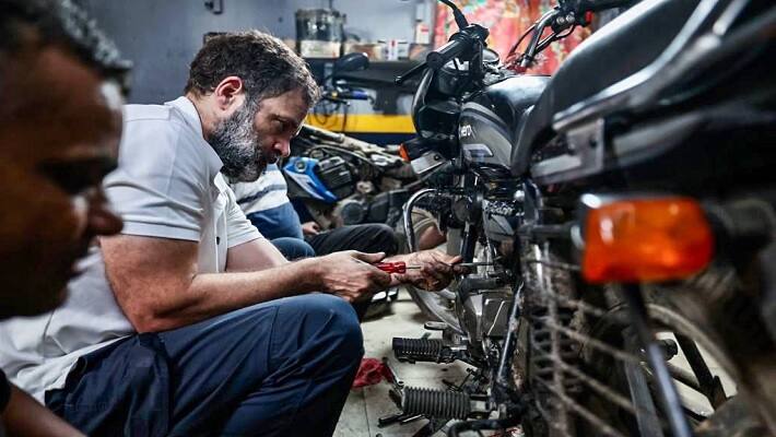 Rahul Gandhi Bike mechanic