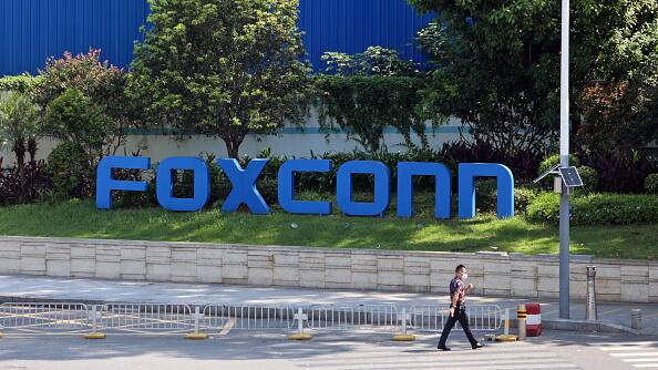 big blow to Indian trade Foxconn dumps 19 5 billion Vedanta chip plan 