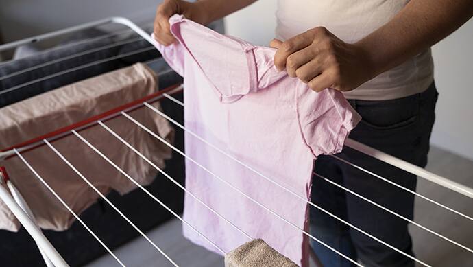 how to dry clothes quickly in the rainy season