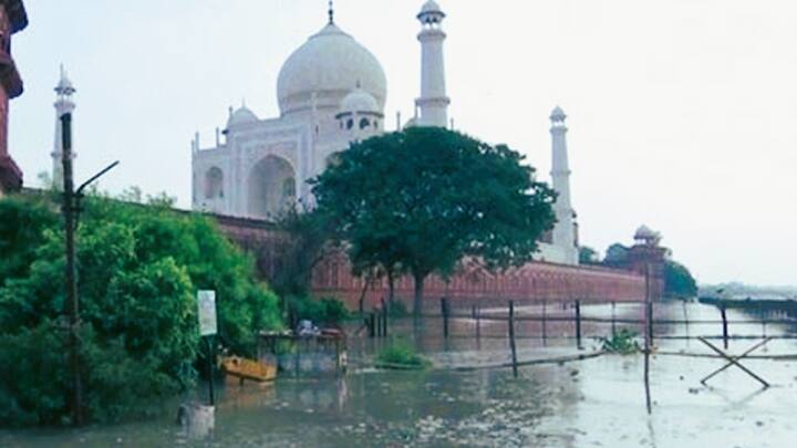 Taj Mahal and flood