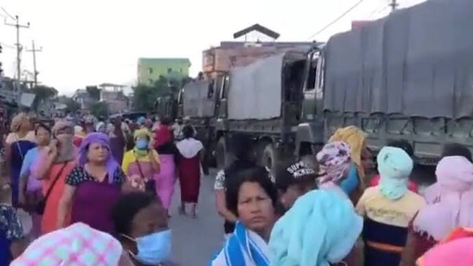 manipur violence fresh violence in imphal lead by women block road police take action 