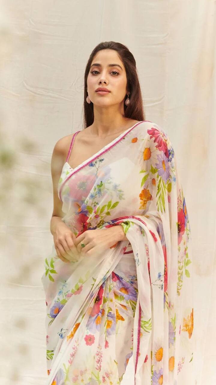 janhvi Kapoor in floral print chiffon saree 1691131248704