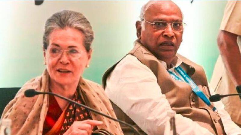 Kharge and sonia gandhi