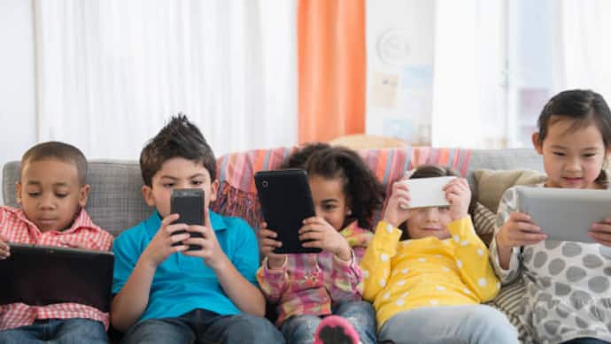 children with mobile
