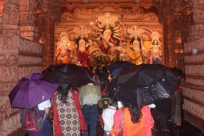 Durga Puja weather kolkata rain