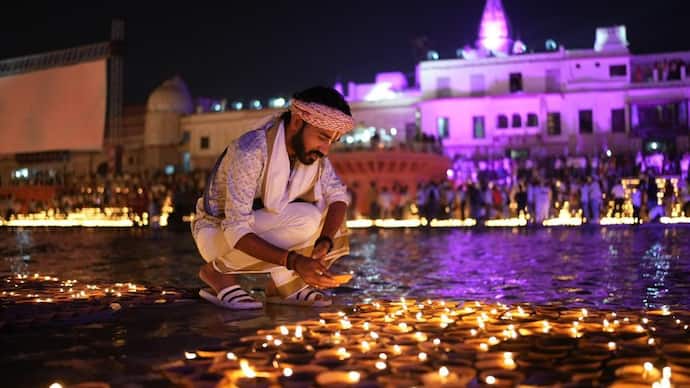 Temple city Ayodhya broke  old record by lighting 22 lakh diya named it in Guinness World Record bsm