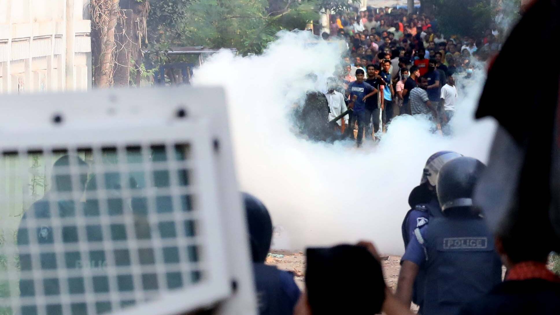 Protests by garment workers demand fair prices in Bangladesh 4 killed bsm