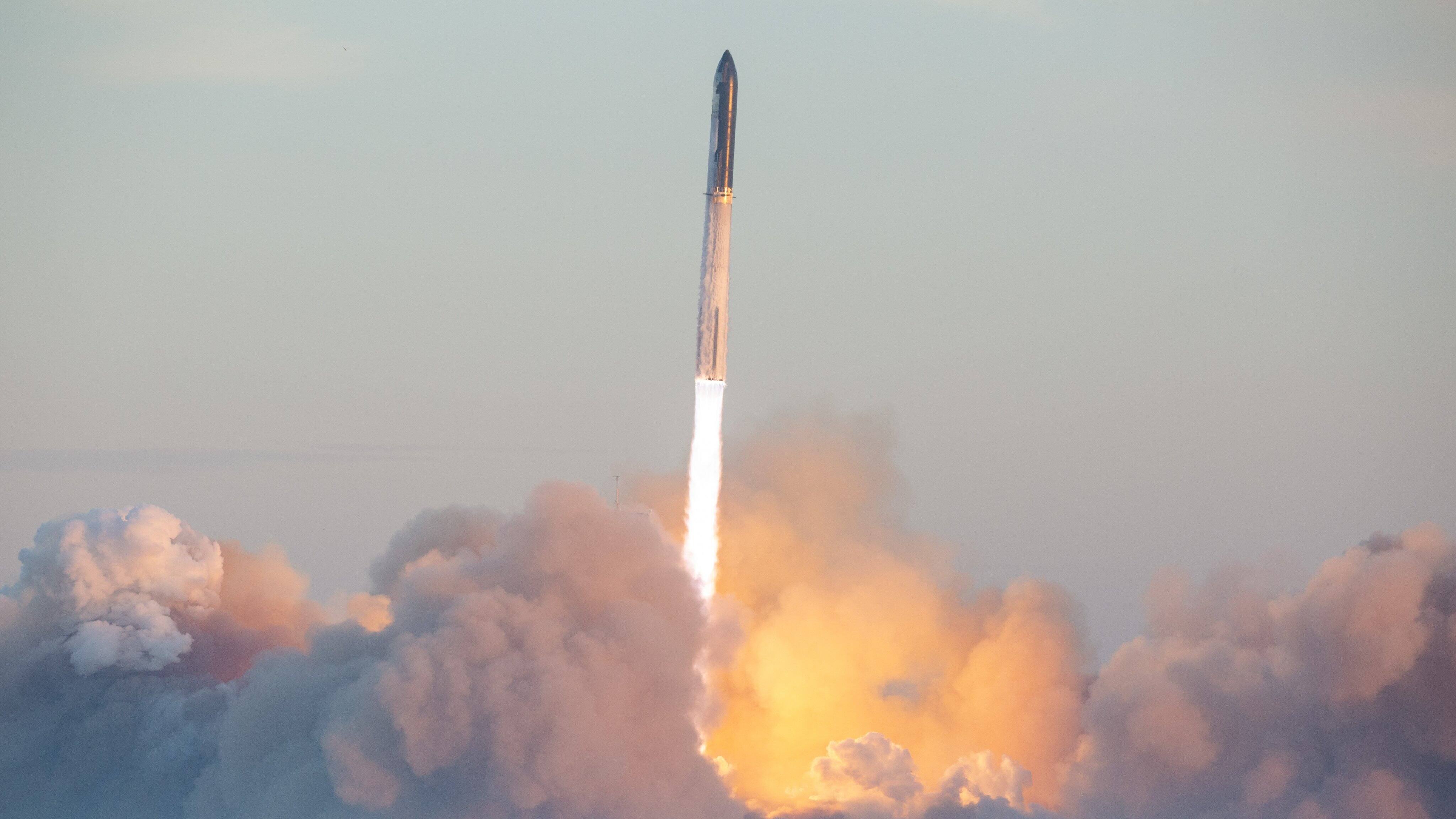 SpaceX Launches New Powerful Rocket But Communication Is Lost Soon After Launch bsm
