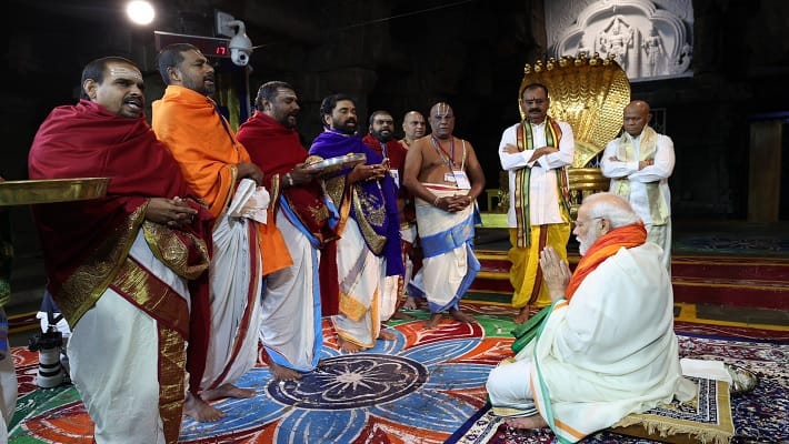 PM Narendra Modi prayed in Sri Venkateswara Swamy Temple 