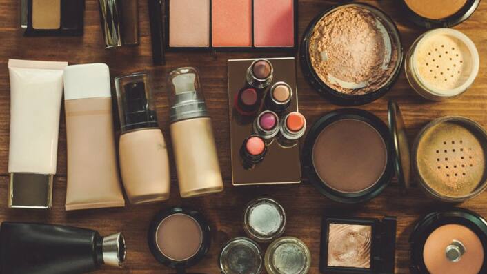 4-best-places-of-Delhi-to-buy-cosmetic-products