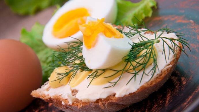 Eating boiled eggs will reduce weight know its benefits and side effects bsm