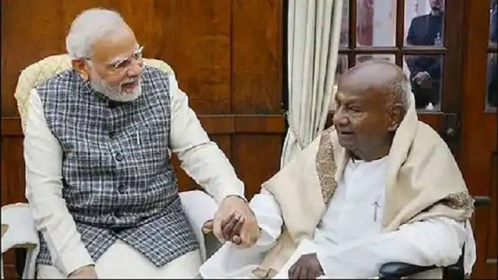 HD Deve Gowda with PM Modi