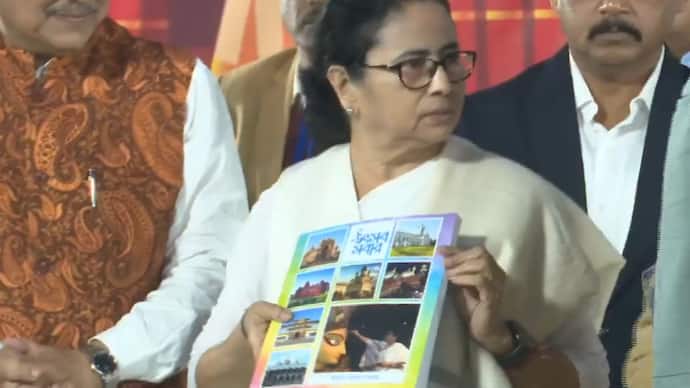 Mamata Banerjee inaugurated the 47th Kolkata International Book Fair at Central Park bsm