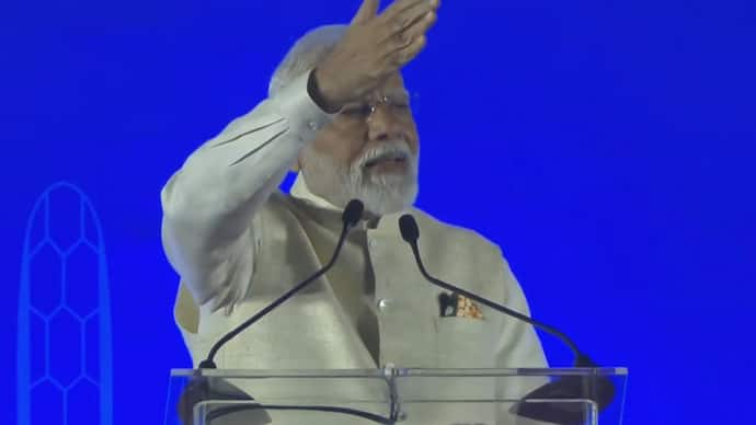 Ahlan Modi PM Modi praises India UAE friendship gives message on diaspora bsm