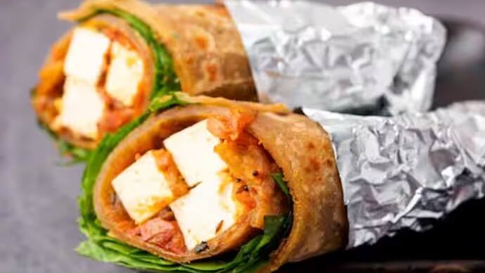 how-to-make-paneer-Kathi-roll-with-leftover-roti