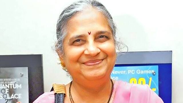 sudha murthy picture