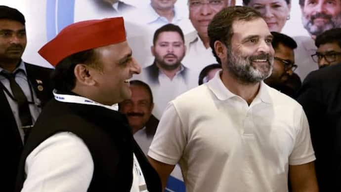 Akhilesh yadav with Rahul Gandhi