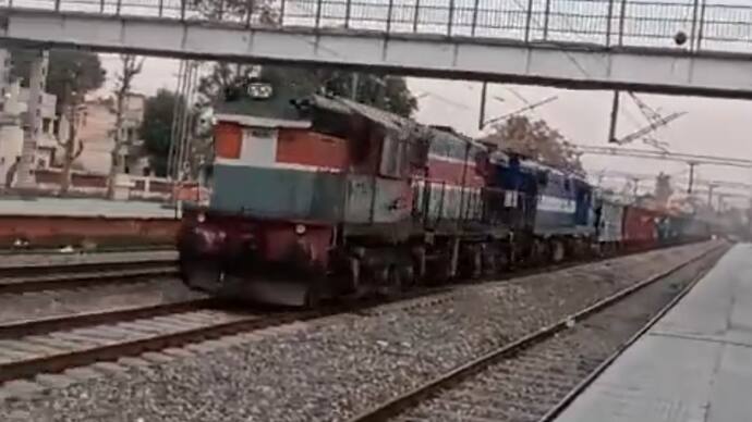 Watch Viral Video  Goods train runs at 100 km speed without driver  bsm