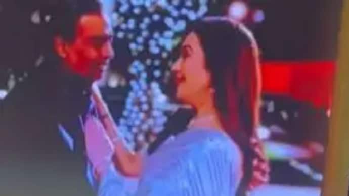 Mukesh Ambani and Nita Ambani romantic video viral