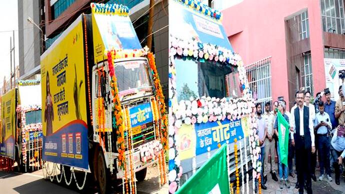 Madhya-Pradesh-Chief-Electoral-Officer-Anupam-Rajan-flags-off-voter-awareness-vehicles