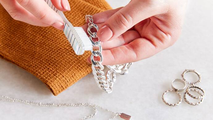 Silver-jewellery-cleaning-tips