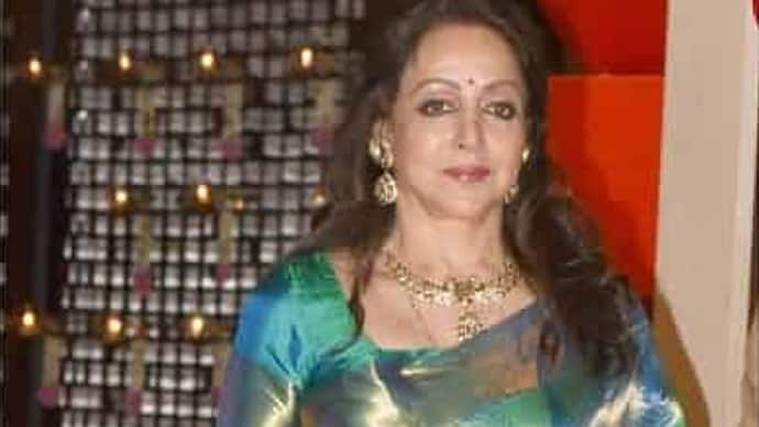 Rekha Vs Hema Malini who has more beautiful silk and Kanjivaram saree