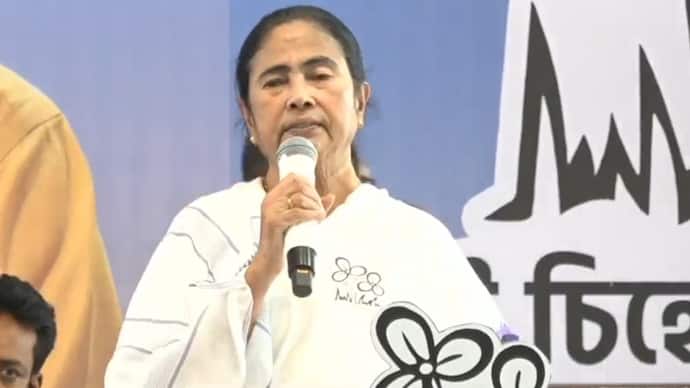 Mamata Banerjee said during campaign in East Burdwan about SSC verdict  said to close schools bsm