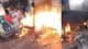 VIDEO : देखते ही देखते आग का गोला बन गई रॉयल एनफील्ड, फिर हुआ जोरदार धमाका
