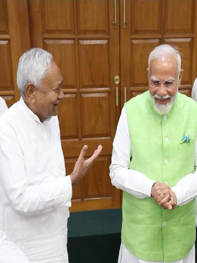 Nitish kumar with PM Modi 