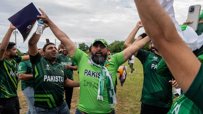 Pakistan-fan-sold-his-tractor-to-buy-ticket-of-ind-vs-pak