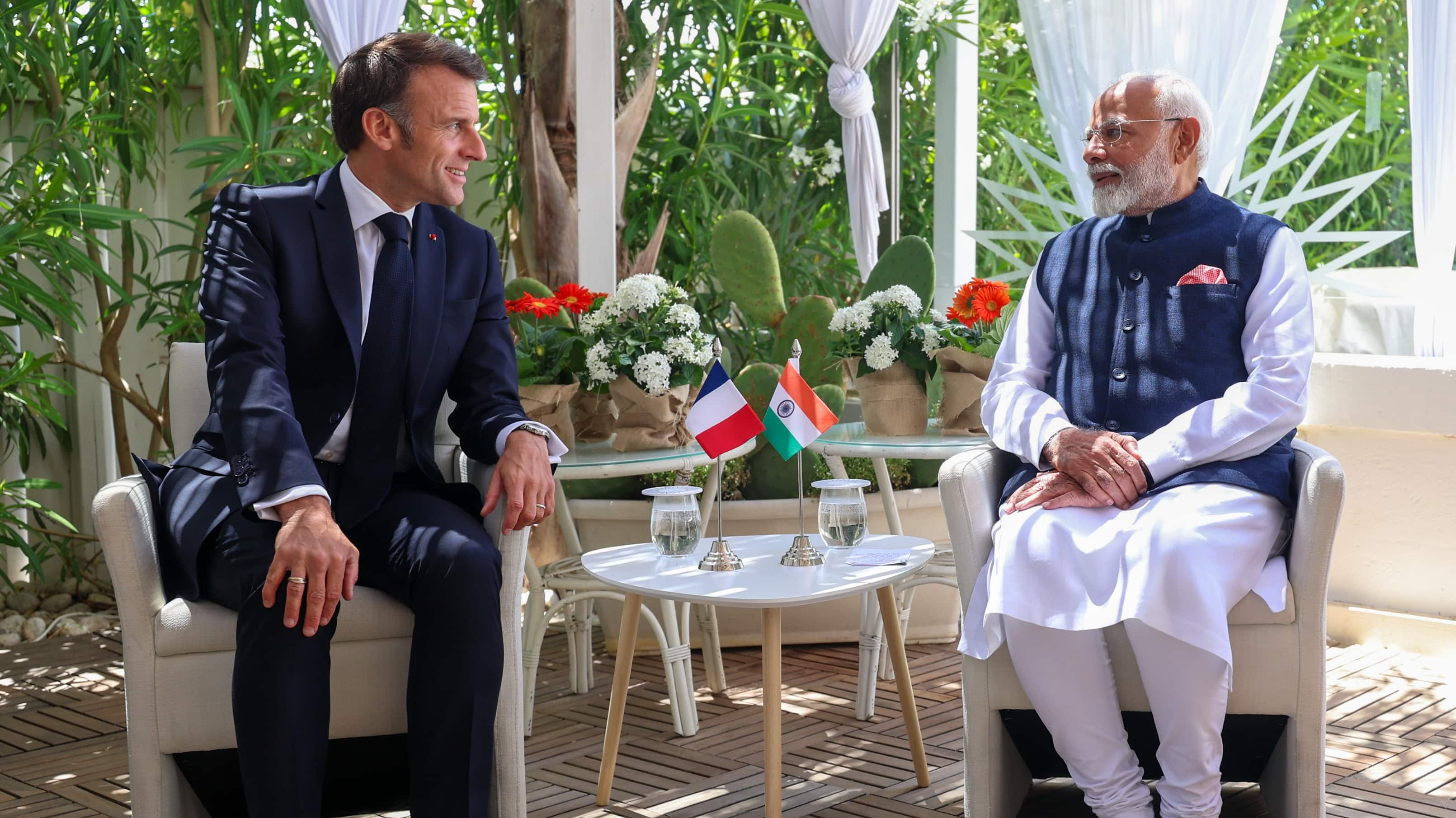 G7 PM Modi and Emmauel Macron