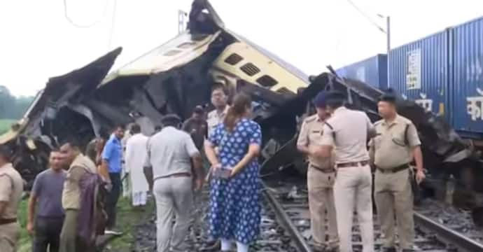 west Bengal, train accident