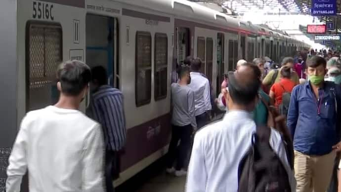 Mumbai local train