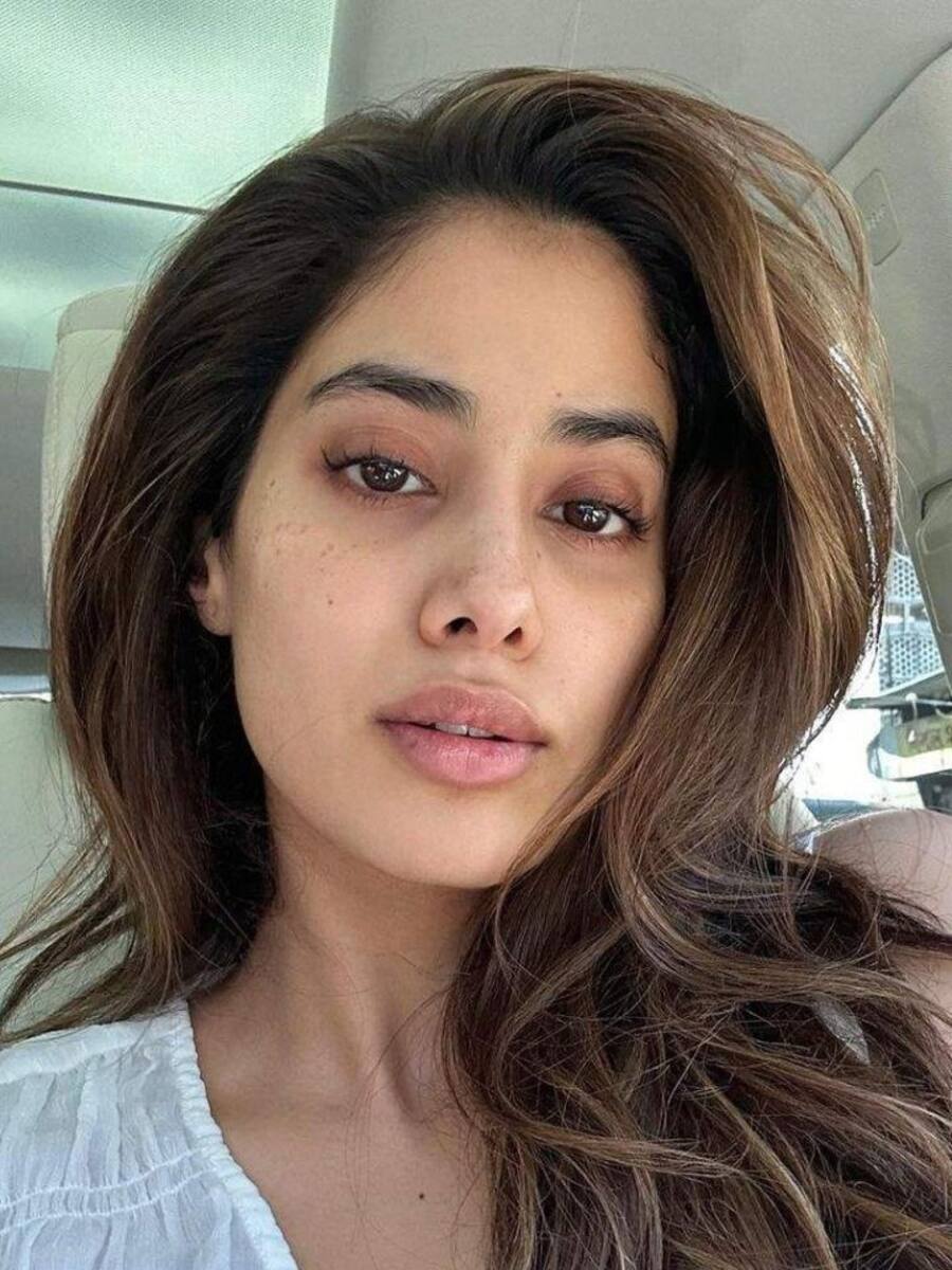 जान्हवी ही नहीं इन 8 Stars ने भी कराई चेहरे की सर्जरी 1 को मिला धोखा Jhanvi Kapoor To Ayesha