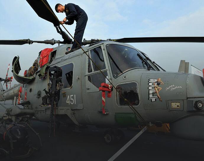 VVIP Helicopter Scam की आरोपी Agustawestland के बैन को हटाने पर कांग्रेस ने सरकार को घेरा, राहुल ने कसा तंज