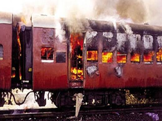 godhra-rail-burnt-31061.jpg