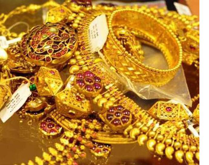Gold Price Today-দিন কয়েক পরেই শুরু বিয়ের মরশুম, তার আগেও সোনা কিনতে পকেটে টান মধ্যবিত্তের