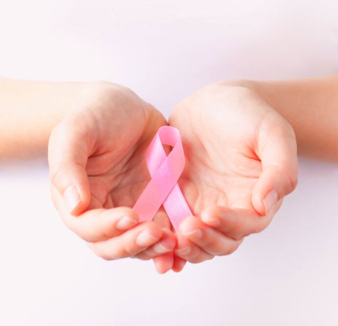 Breast Cancer : কোন বয়সে বাড়ছে ব্রেস্ট ক্যান্সারের ঝুঁকি, সতর্ক হোন এখনই